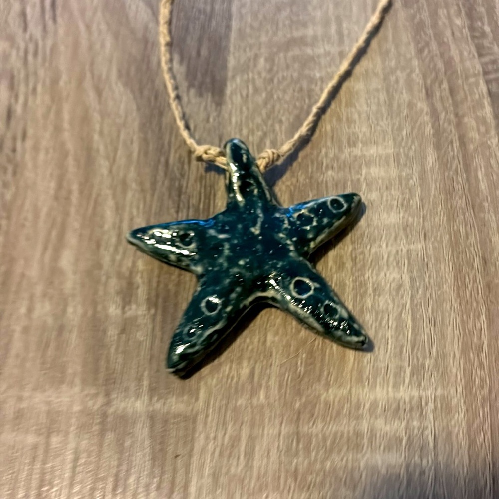 🍄 Handmade Starfish Pendant Necklace